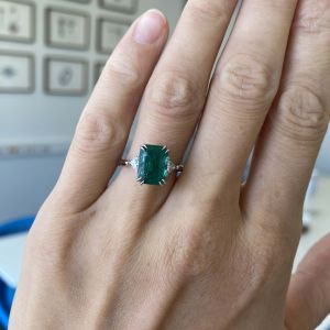 3.31 carat Emerald and Side Trillion Diamonds Ring - Photo 6